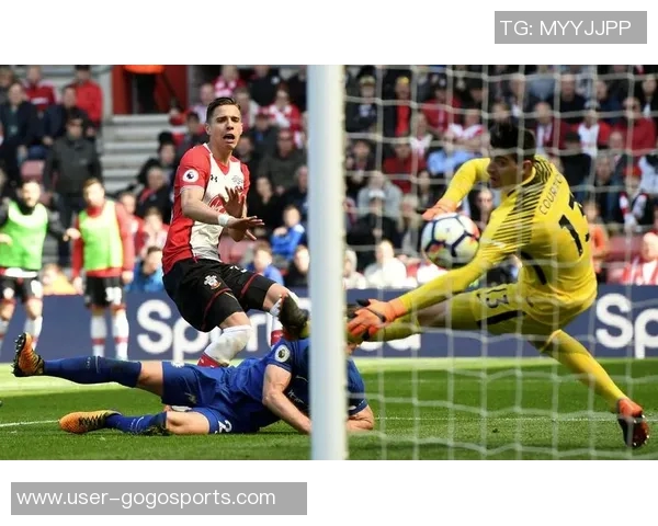 特尔强势突破双人防守首球入网精彩瞬间引爆赛季激情 特尔强势突破双人防守首球入网精彩瞬间引爆赛季激情