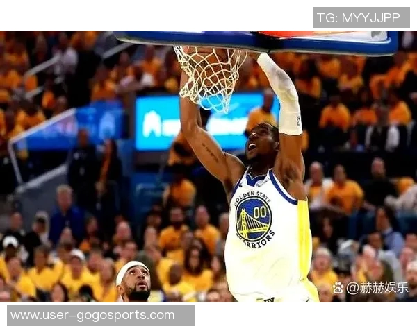 科尔赞库里神奇进球难以判罚展现篮球魅力与技巧